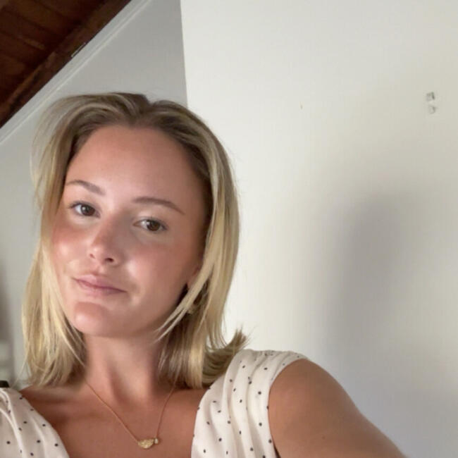 Babysitter in Sunshine Coast: Charlotte