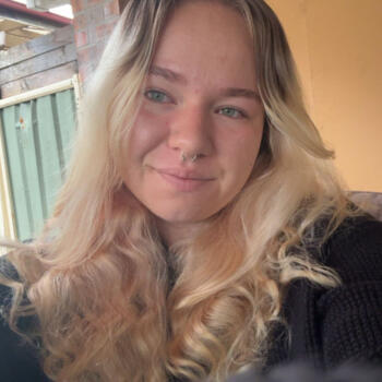 Babysitter in Wollongong: Mackenzie