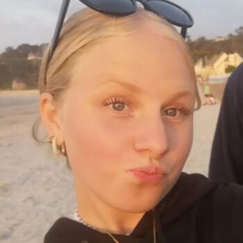 Babysitter in Brest: Camille