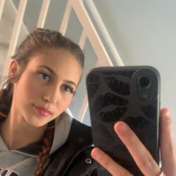 Babysitter in Norwich: Ella