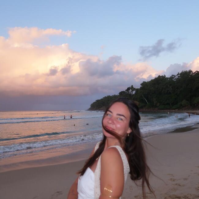 Babysitter in Melbourne: Tayla