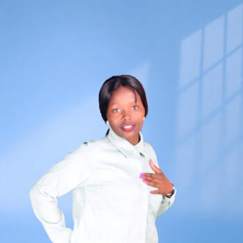 Babysitter Nairobi: EVERLYNE