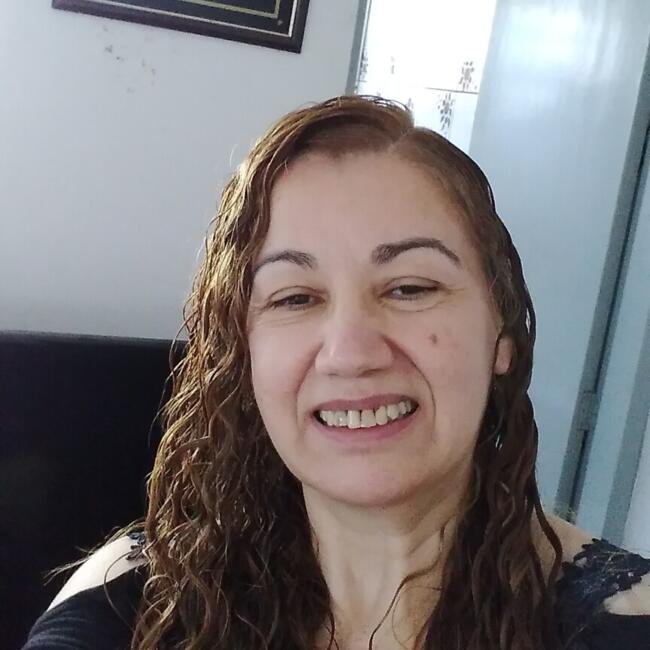 Babysitter in Palhoça: Cláudia