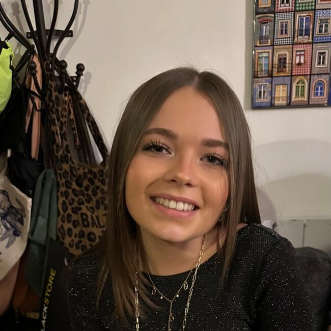 Babysitter in Angers: Paloma