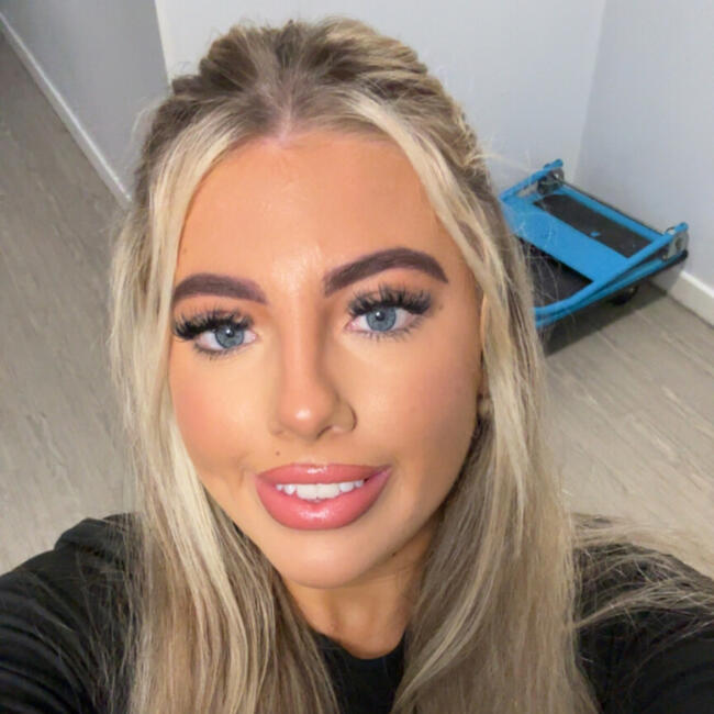 Babysitter in Leeds: Freya