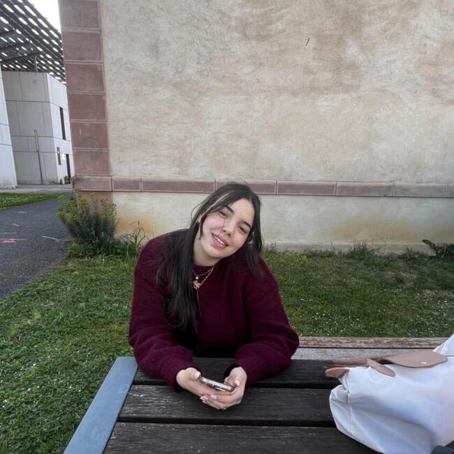Babysitter in Castres-sur-l'Agout: Fati