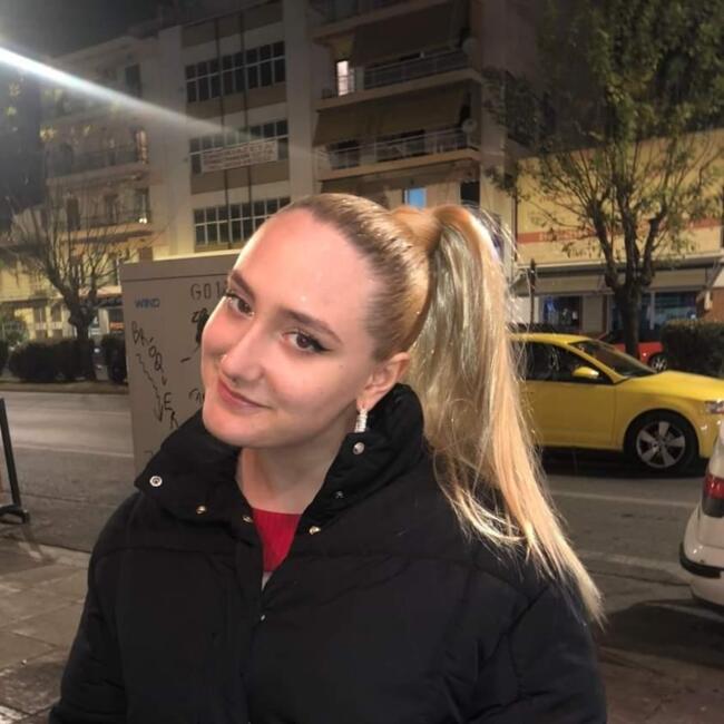 Babysitter in Athens: Κωνσταντινα