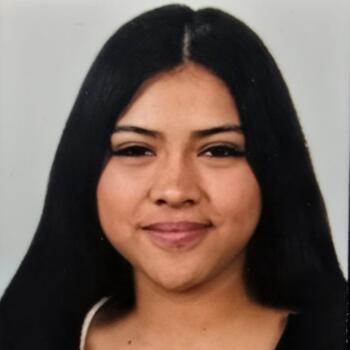 Canguro en Elche: Lidhena Alejandra