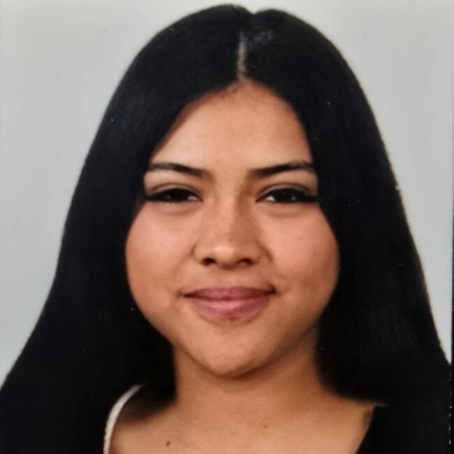 Canguro en Elche: Lidhena Alejandra