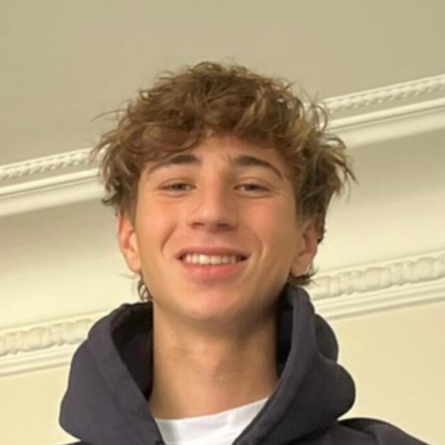 Babysitter in Paris: Timothée