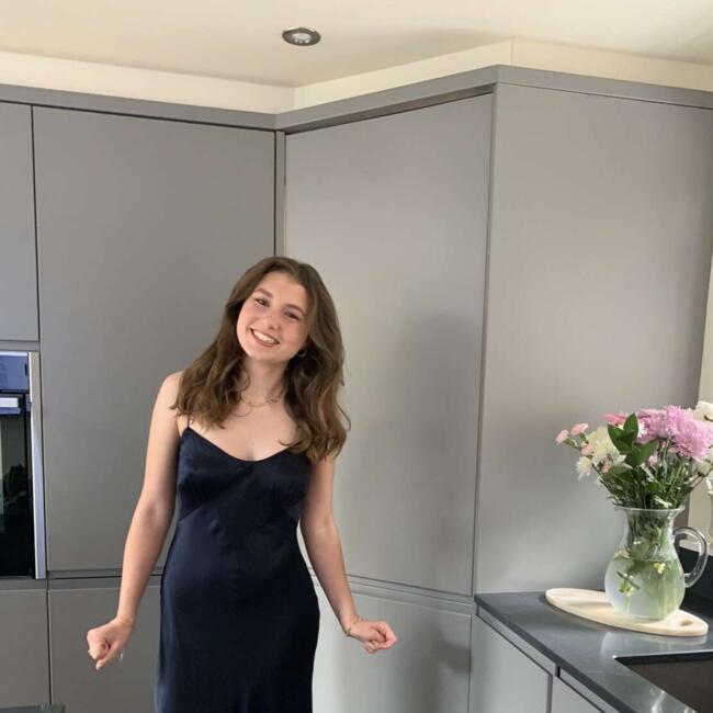 Babysitter in Bath: Poppy