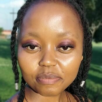 Babysitter Tsakane: Cebile