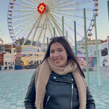 Babysitter Munich: Ariana