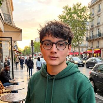 Babysitter in Bourg-en-Bresse: Kiyan