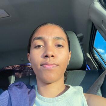 Babysitter Brasília: Samara