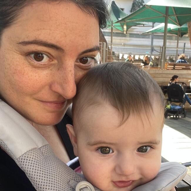 משרת בייביסיטר ב- ראשון לציון: Hilala