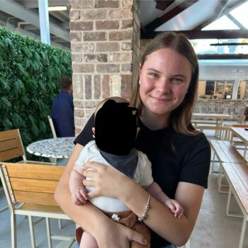 Babysitter Canberra: Elizabeth