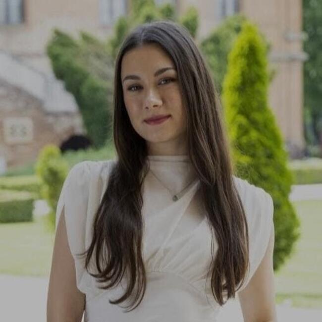Babysitter in Bucharest: Alessia Elena
