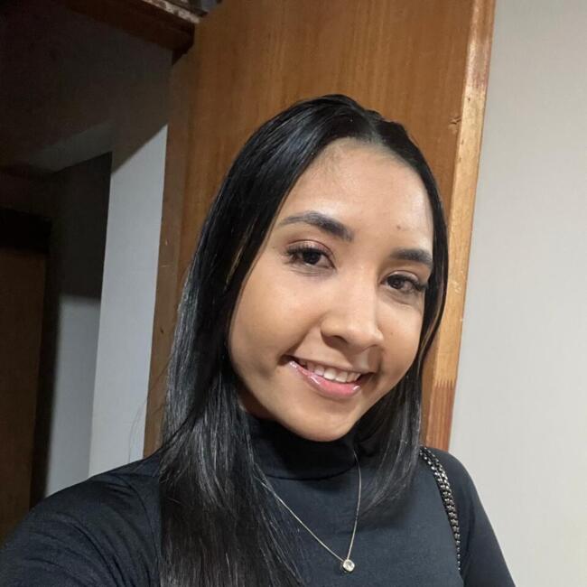 Babá em Maringá: Julia