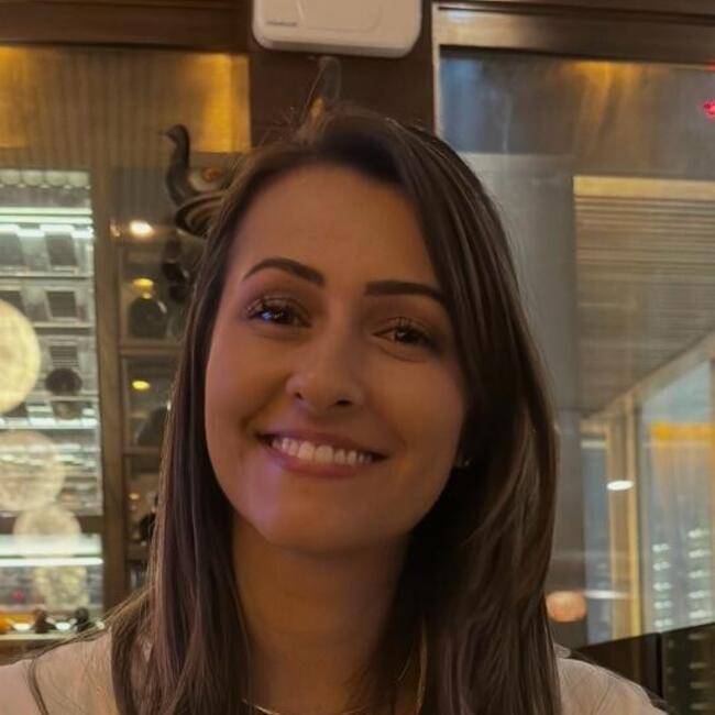 Emprego de babá em Colombo: Carla