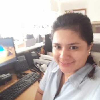 Babysitter in Burunga: Juanita