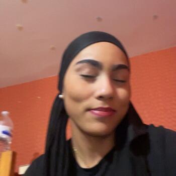 Babysitter in Poitiers: Jade