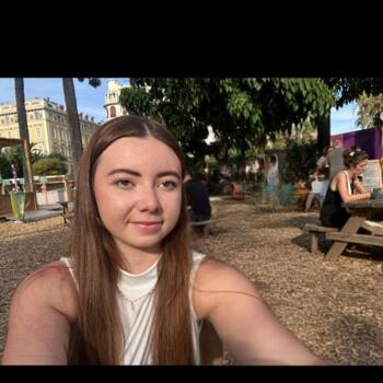 Babysitter in Nice: Juliane