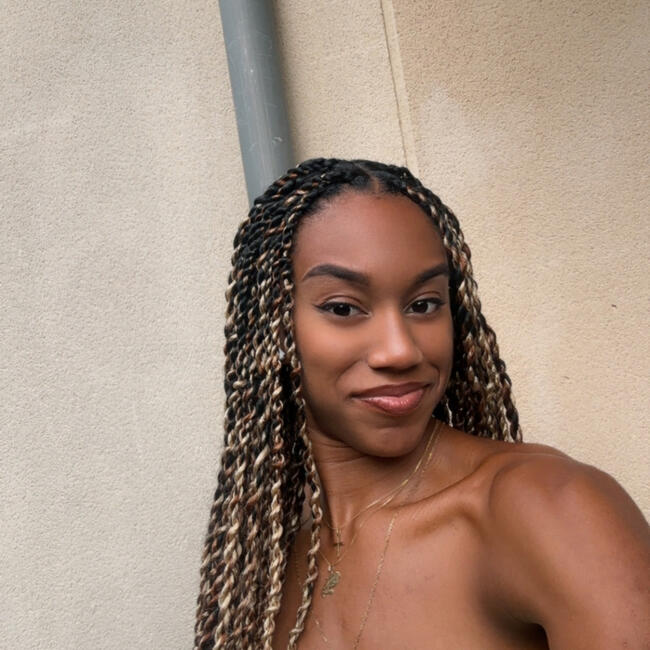 Babysitter in Noisy-le-Grand: Djaneel