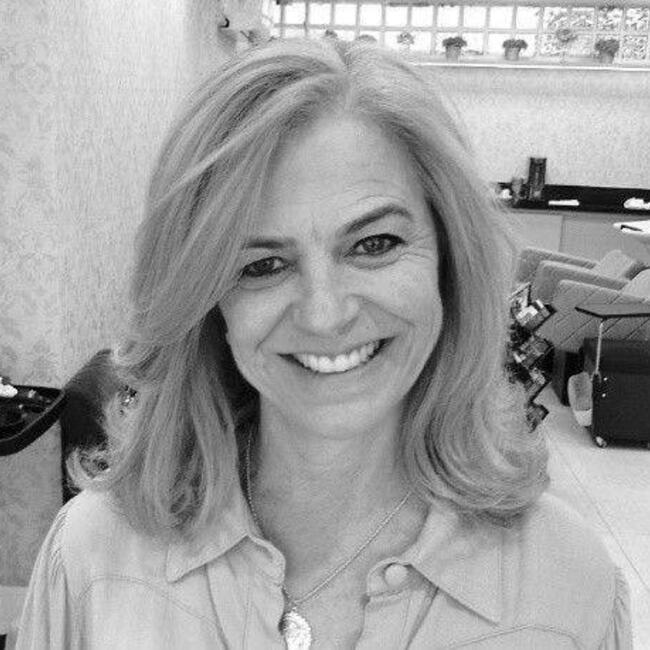 Babysitter in São José (São José): Angela