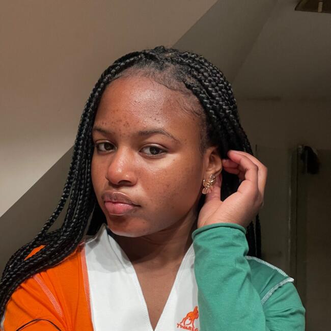 Babysitter in Lens: Sira