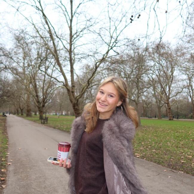 Babysitter in Oberwil: Mireille