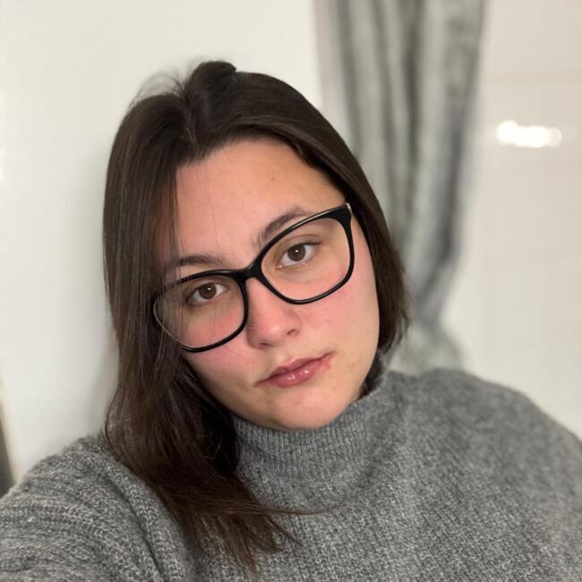 Babysitter in Villefontaine: Noemie