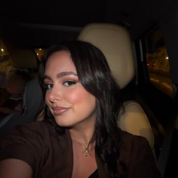 Babysitting job in Dubai: babysitting job Farrah