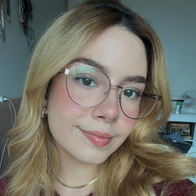 Babá em Londrina: Nayara