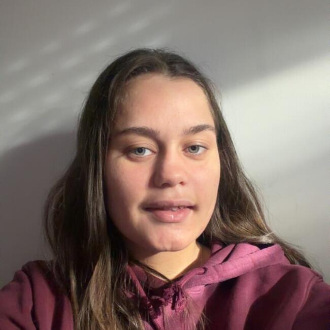 Babysitter in Charolles: Kassandra