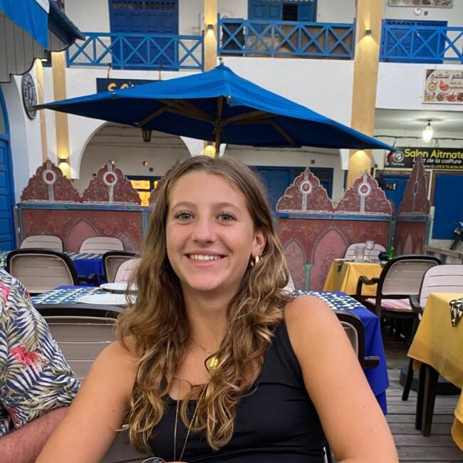 Babysitter in Bouc-Bel-Air: Juliette