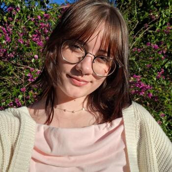 Babysitter in Atibaia: Maya