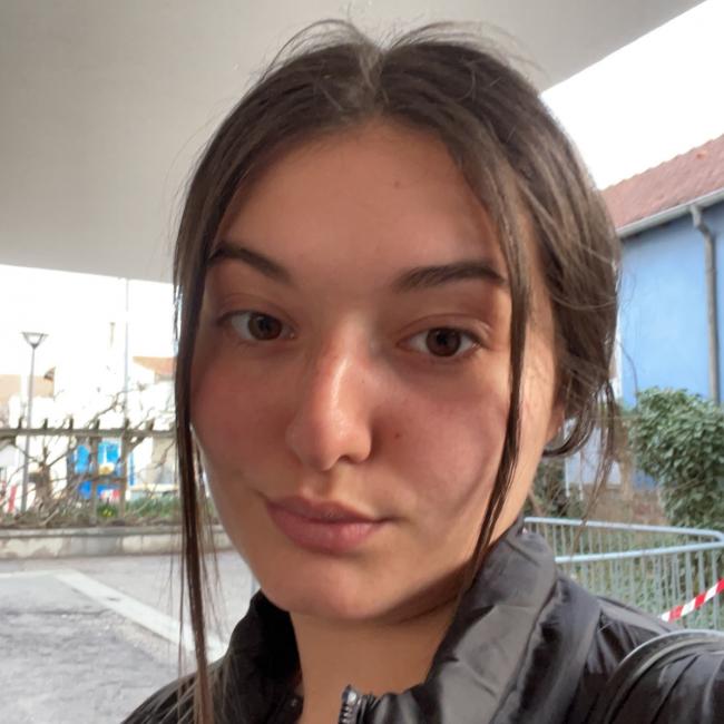 Baby-sitter in Bischheim: Elena