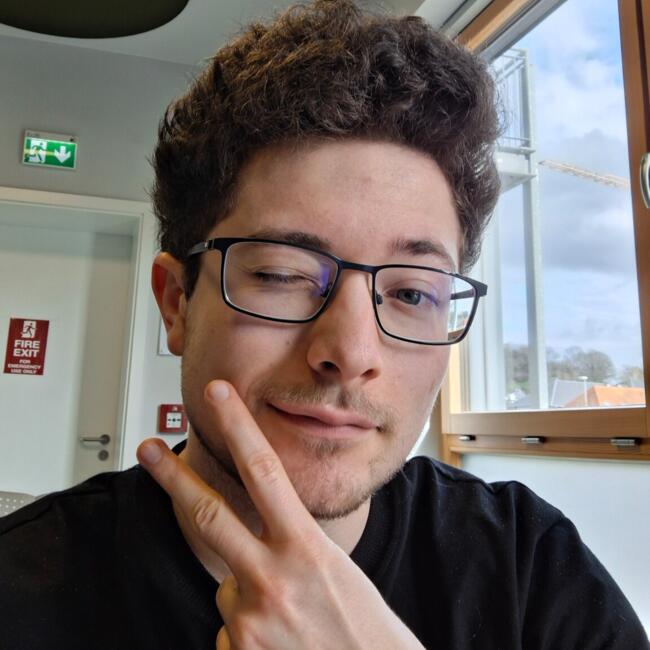 Babysitter in Lexy: Maxence