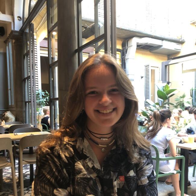 Babysitter in Lyon: Hortense