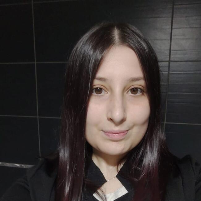 Babysitter in Evergem: Elena