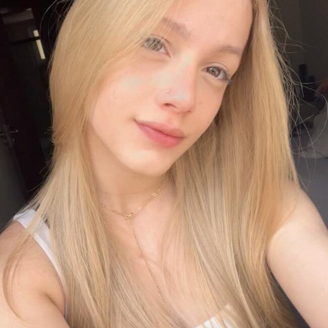 Babá em Goiânia: Maria