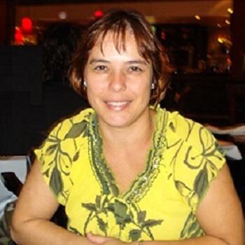 Babysitter in Santo André: Debora