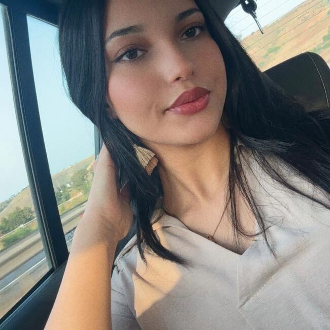 Babysitter in Montreal: Lamiaa