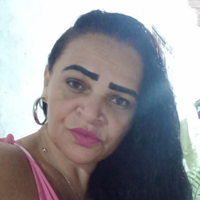 Babysitter in Magé: Arlene