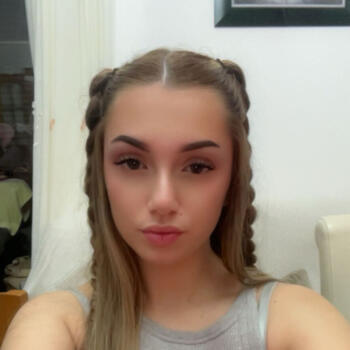 Canguro en Torres de la Alameda: Carla