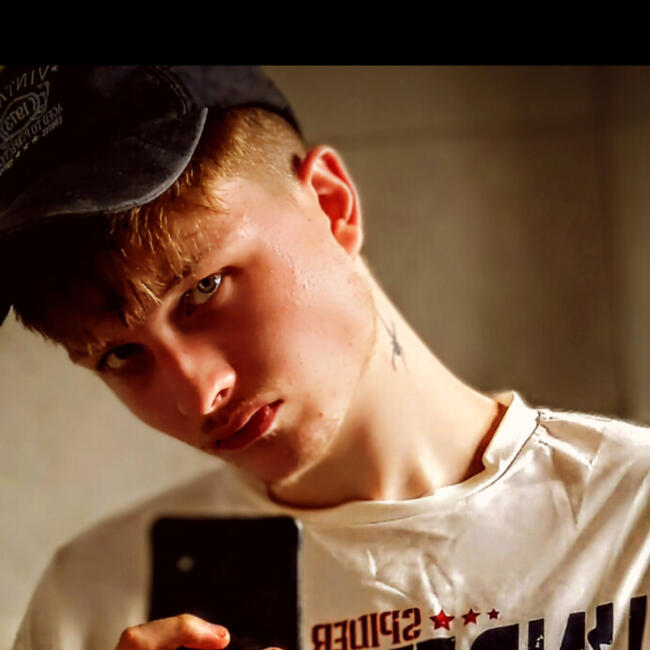 Babysitter in Keighley: Ashton