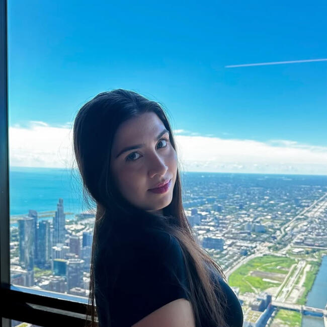 Babysitter in São José dos Campos: Bruna