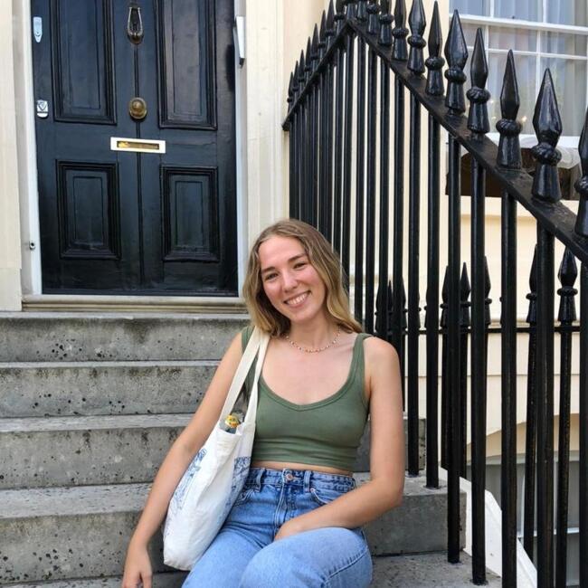 Babysitter in Galway: Héloïse