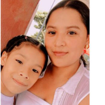 Babysitter in San Marcos: Karina